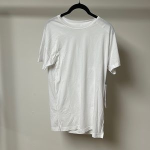 Alo yoga triumph crew neck tee white